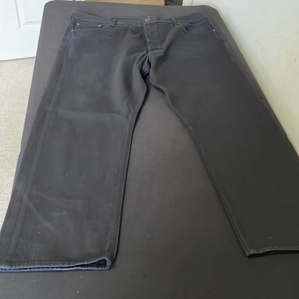 Men’s Levi’s 501 Jeans, Size 44w x 30L, Color: Black
